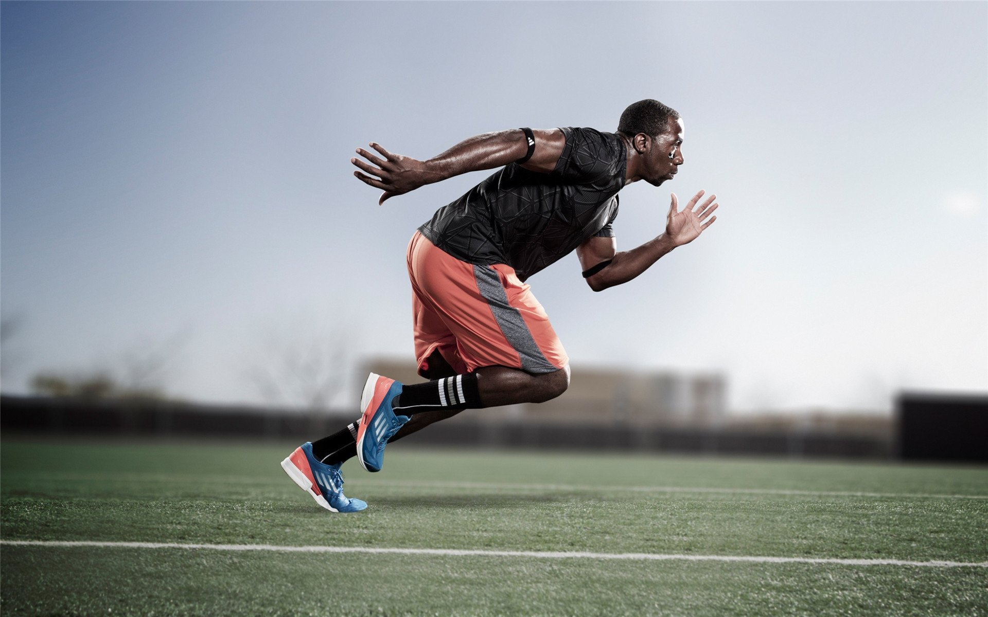 “沙滩手球在天府新区赛场精彩亮相，运动员拼尽全力”